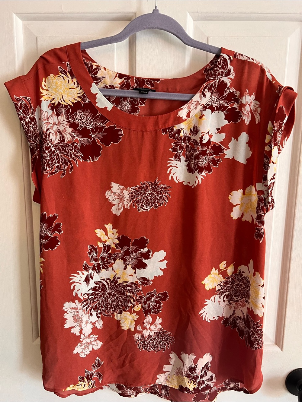 Ann Taylor Rust Floral Short Sleeve Blouse with White and Yellow Accents L